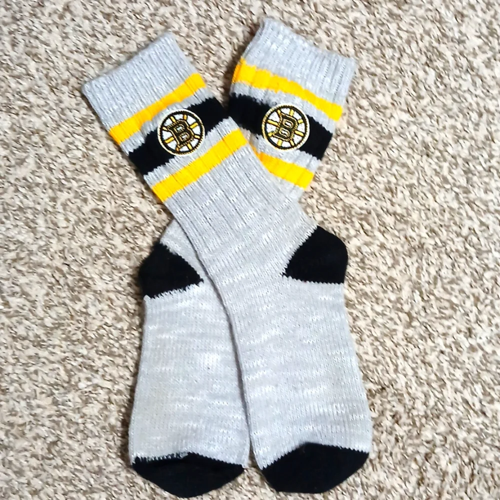 Boston Bruins women's medium sock